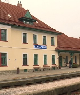 Železničná stanica a Železničné múzeum Stará Turá
