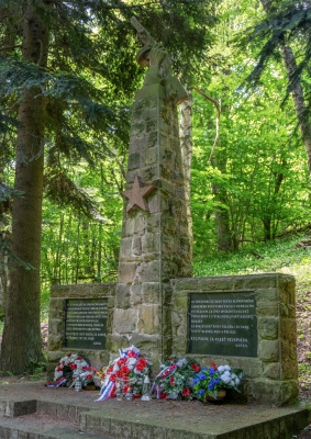 Pamätník SNP v osade Nárcie