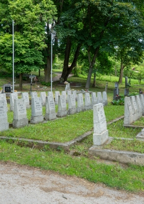 Pamätník rumunským vojakom a hroby rumunských vojakov na mestskom cintoríne I