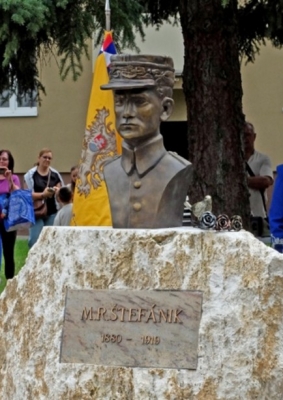 Pamätník generálovi Milanovi Rastislavovi Štefánikovi
