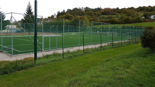 202504220856440.umela-trava-stadion