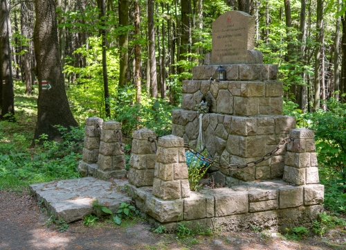 Pamätník I. D. Dibrova pod Veľkou Javorinou