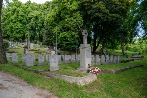 Pamätník rumunských vojakov a hroby rumunských vojakov na Mestskom cintoríne I