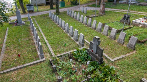 Pamätník rumunských vojakov a hroby rumunských vojakov na Mestskom cintoríne I